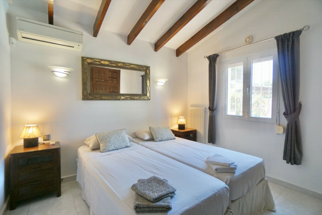 Detached Villa Moraira Alicante - image 27