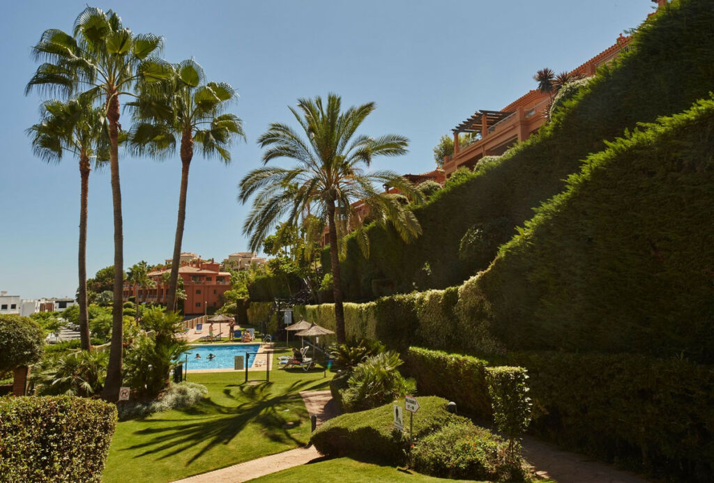 Middle Floor Apartment El Paraiso Málaga - image 27