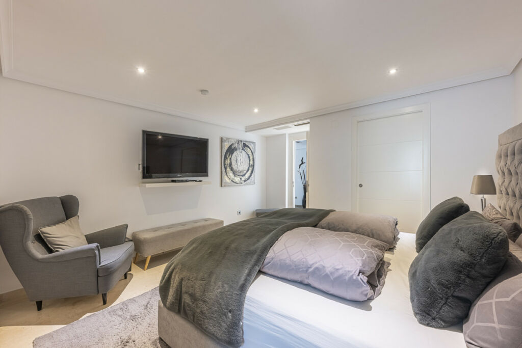 Ground Floor Apartment Estepona Málaga - image 27