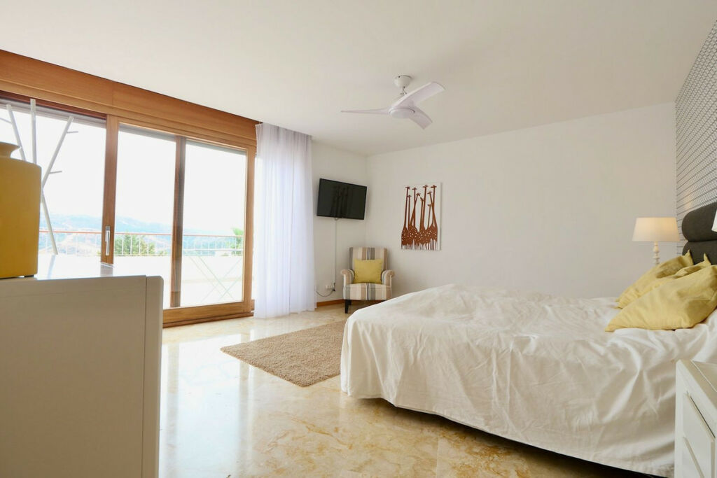 Penthouse Altos de los Monteros Málaga - image 28