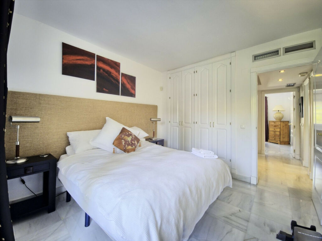 Townhouse Nueva Andalucía Málaga - image 28