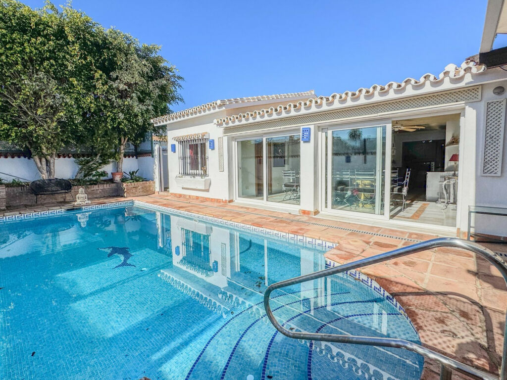 Detached Villa Costalita Málaga - image 28