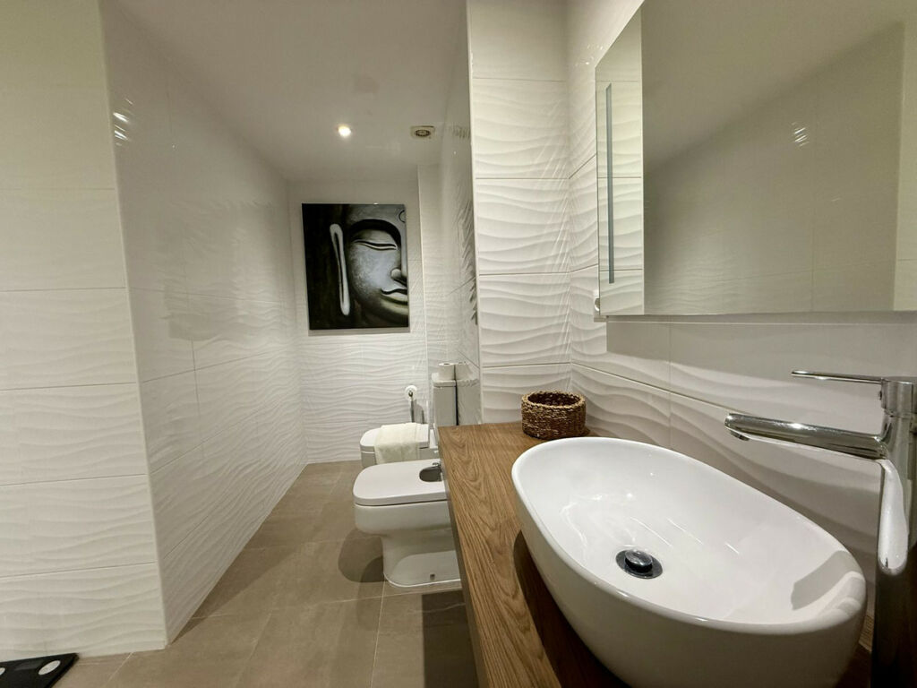Middle Floor Apartment Puerto Banús Málaga - image 11