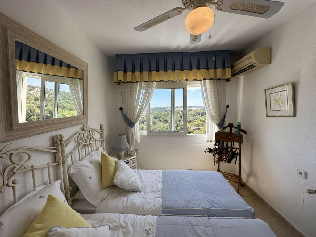 Detached Villa Villamartin Alicante - image 28