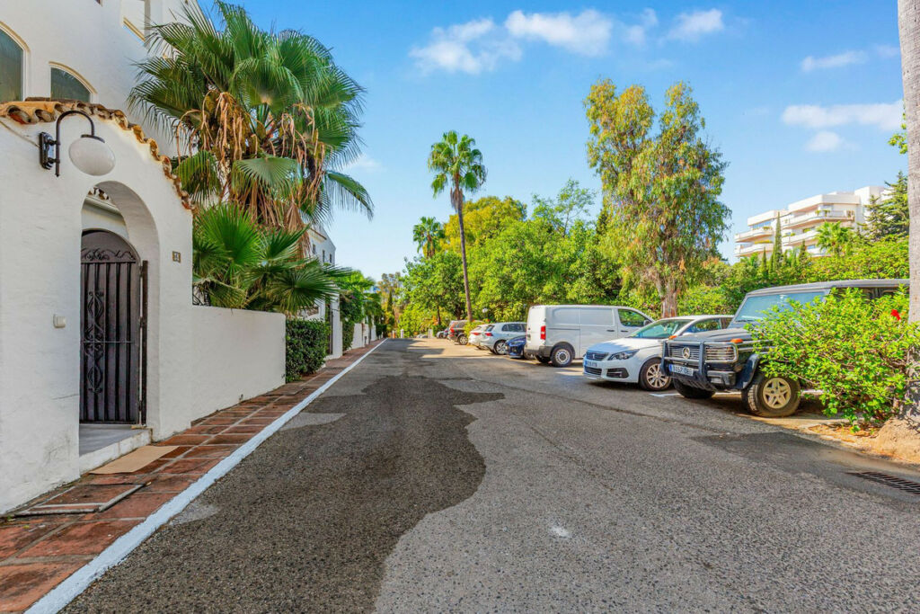 Ground Floor Apartment Puerto Banús Málaga - image 26