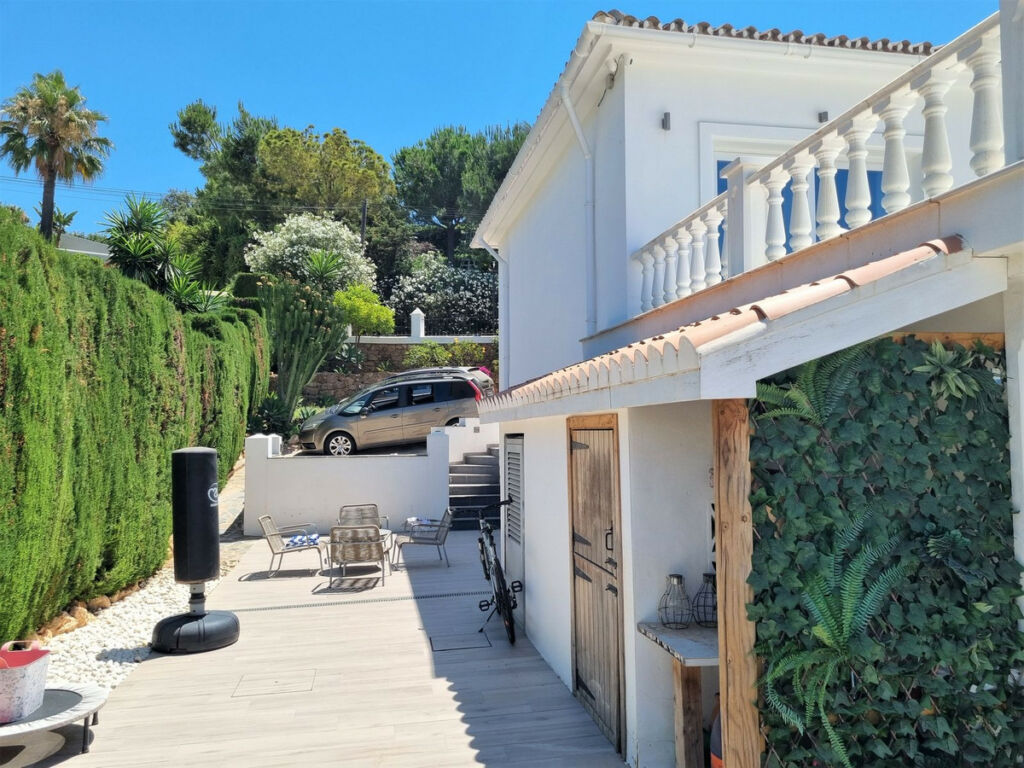 Detached Villa Elviria Málaga - image 28
