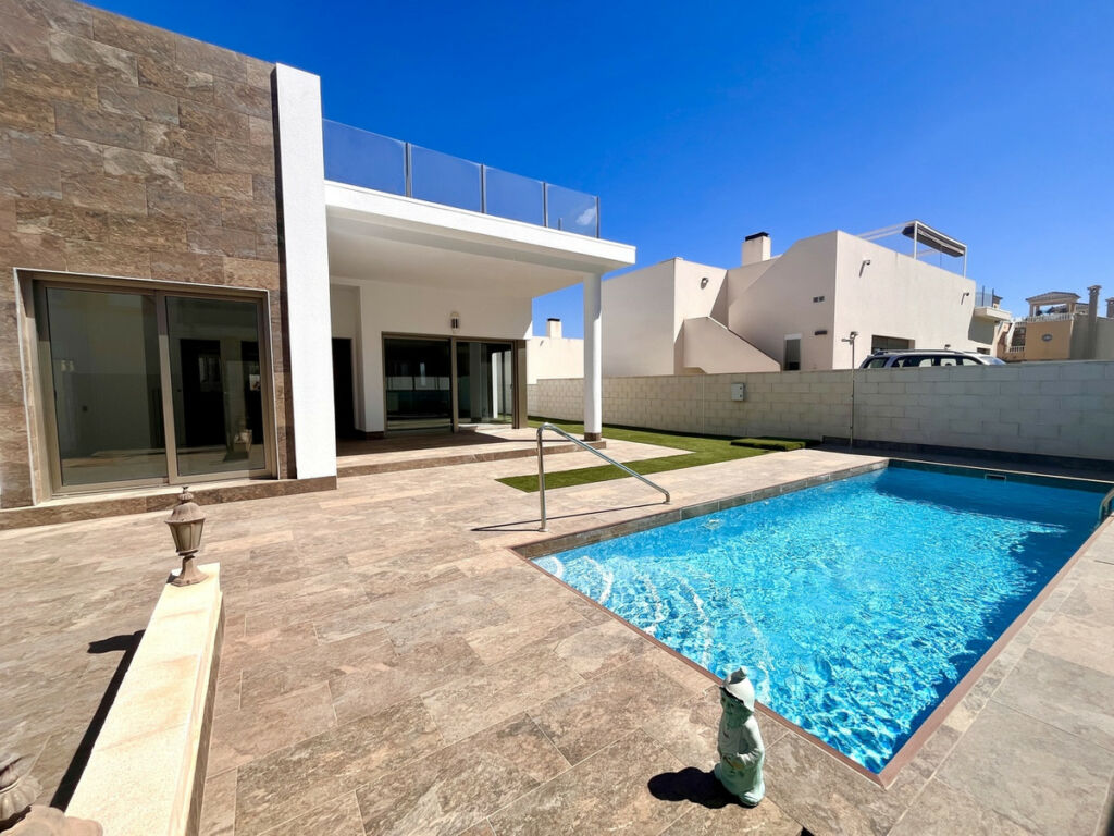 Detached Villa Villamartin Alicante - image 28