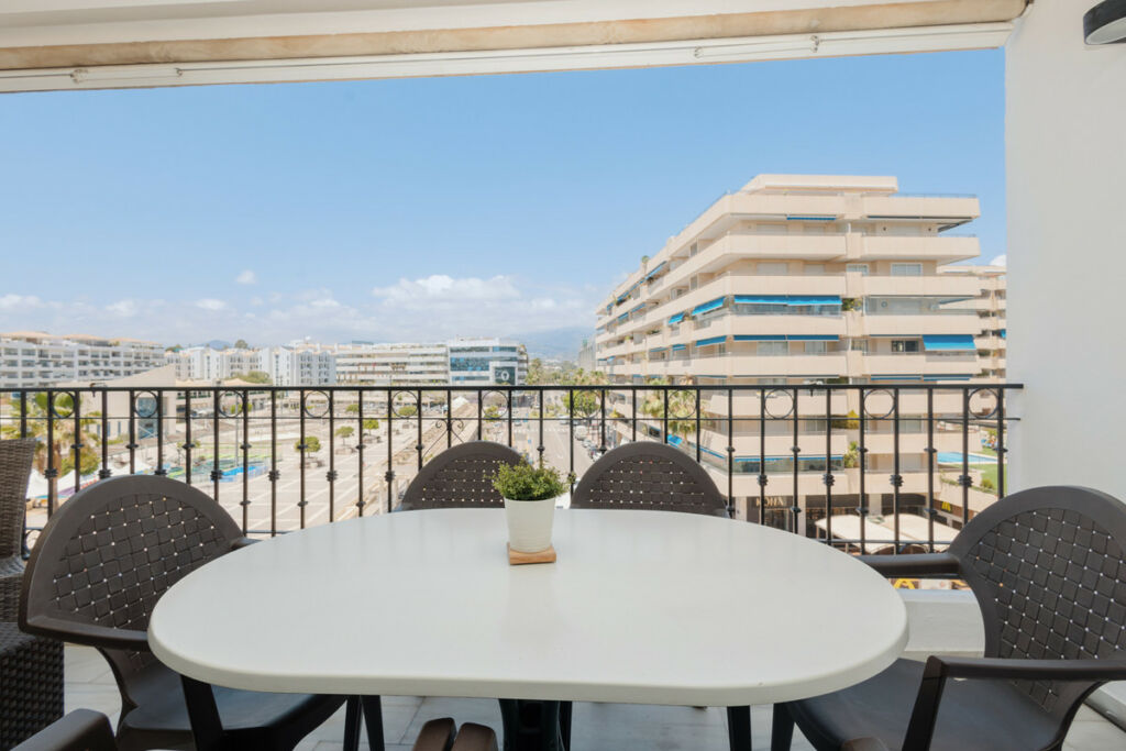 Middle Floor Apartment Puerto Banús Málaga - image 28