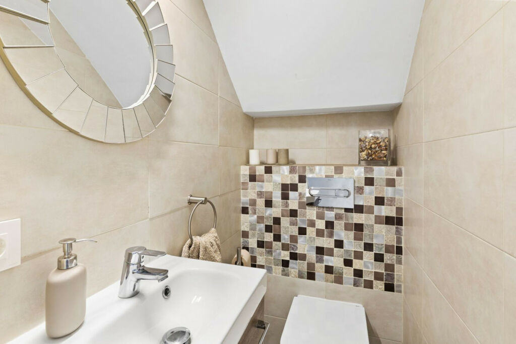 Detached Villa Estepona Málaga - image 28