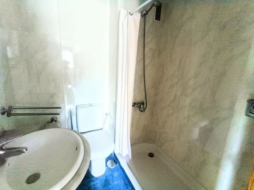 Ground Floor Apartment La Carihuela Málaga - image 28