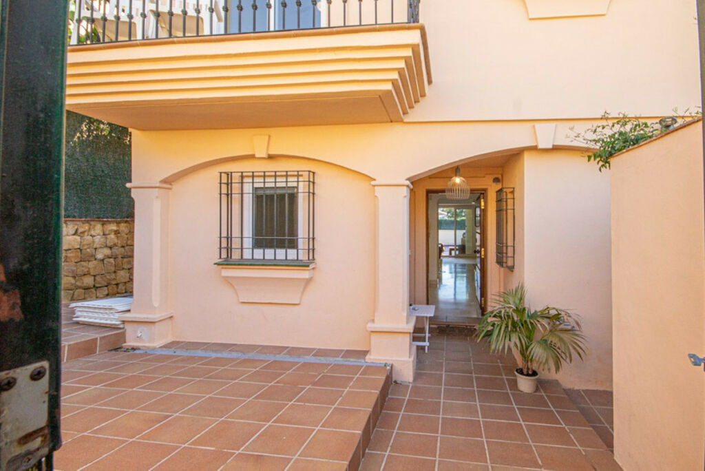 Semi-Detached House Riviera del Sol Málaga - image 28