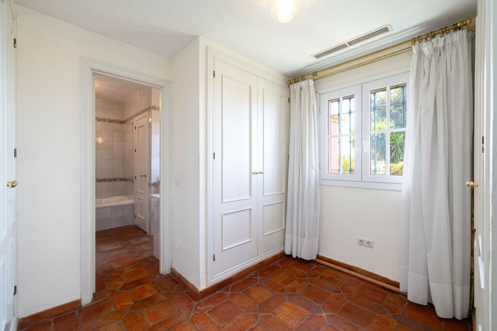 Detached Villa Benalmadena Málaga - image 28