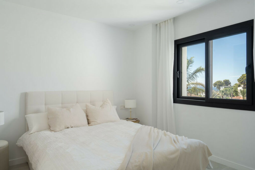 Detached Villa Nueva Andalucía Málaga - image 28