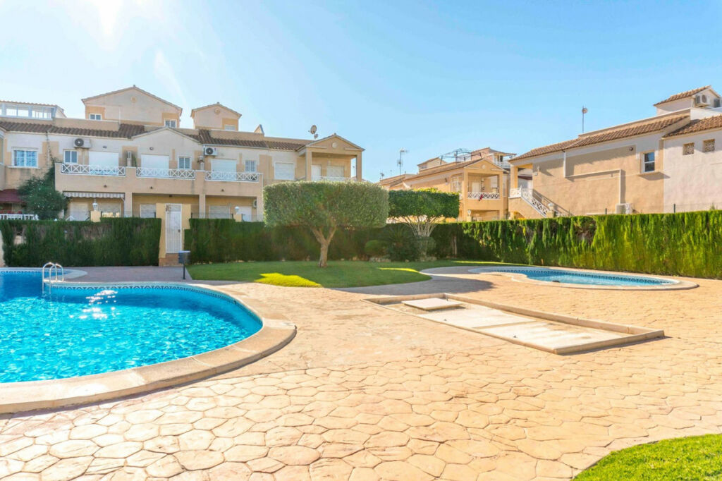 Townhouse Torrevieja Alicante - image 28