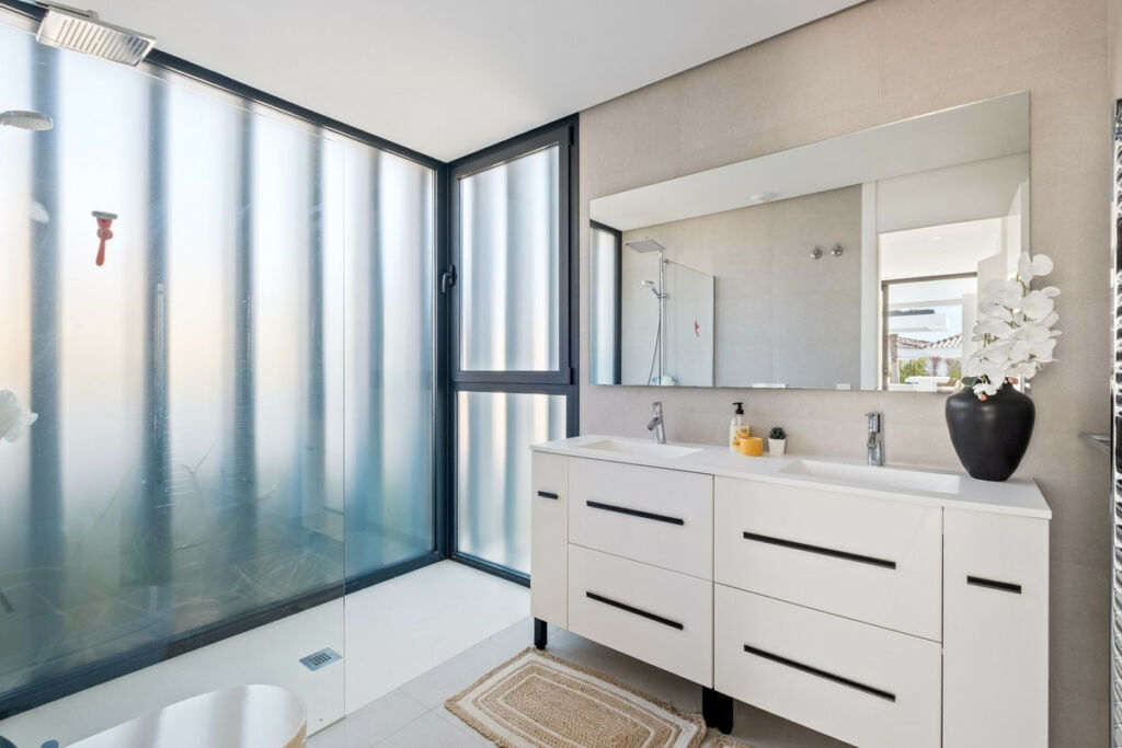 Detached Villa Riviera del Sol Málaga - image 26