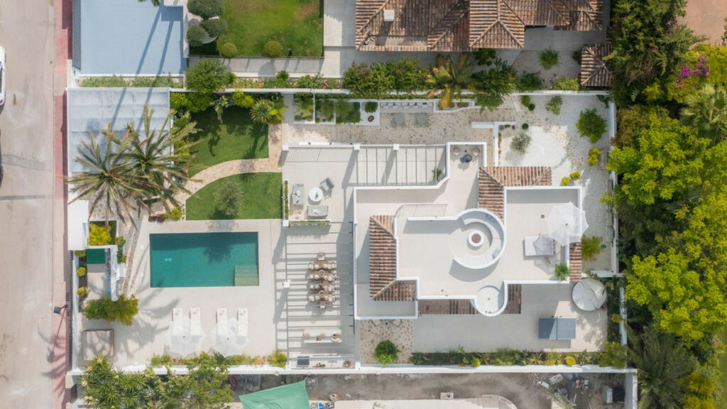 Detached Villa Nueva Andalucía Málaga - image 28