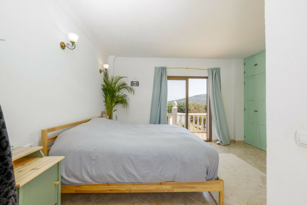 Detached Villa Riogordo Málaga - image 28