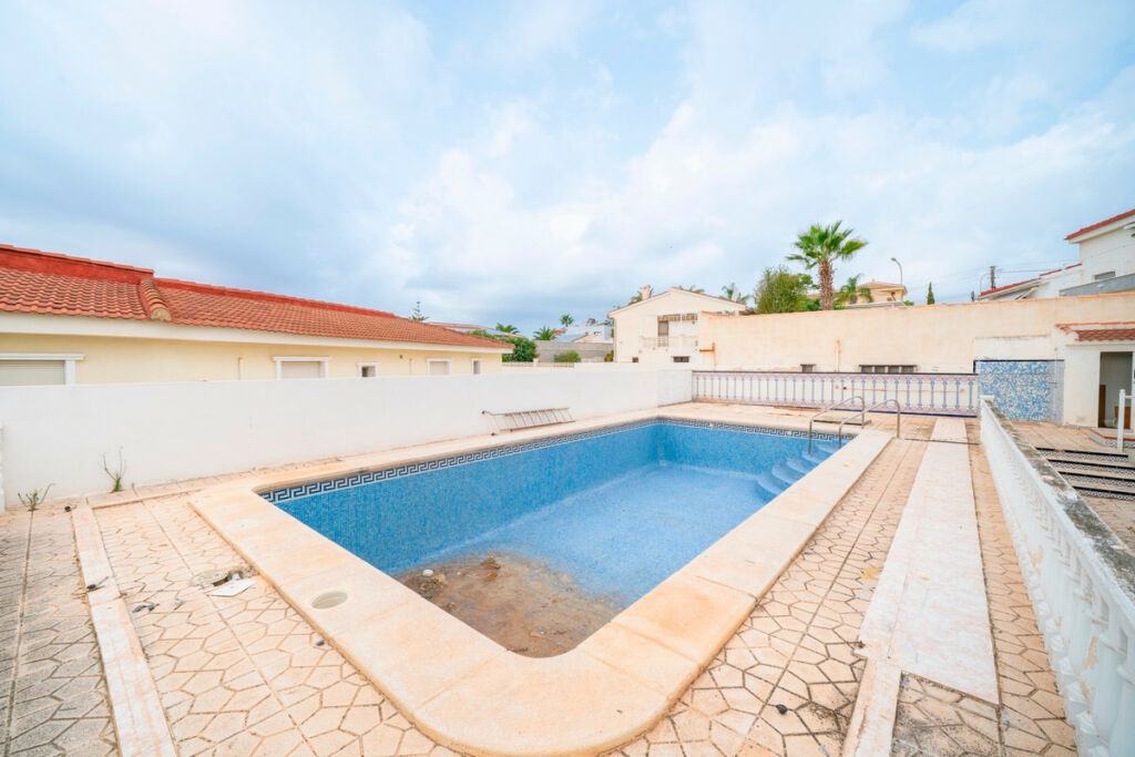 Detached Villa Ciudad Quesada Alicante - image 28
