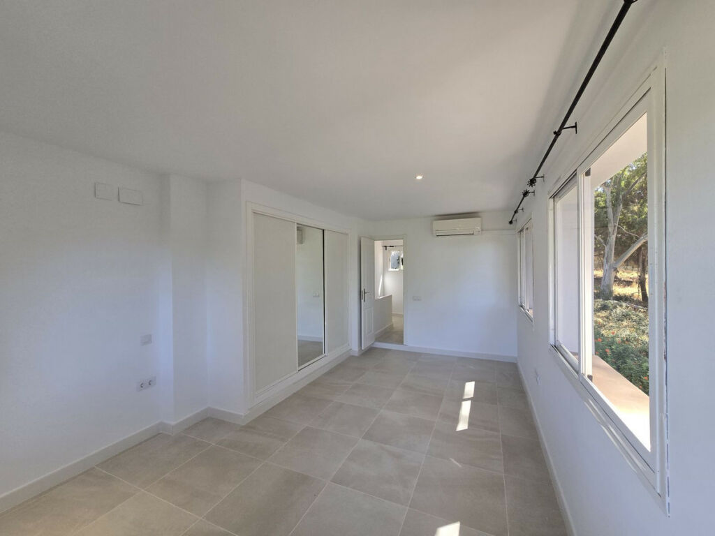 Semi-Detached House Elviria Málaga - image 28