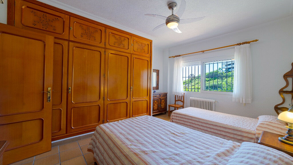 Detached Villa Campoamor Alicante - image 28