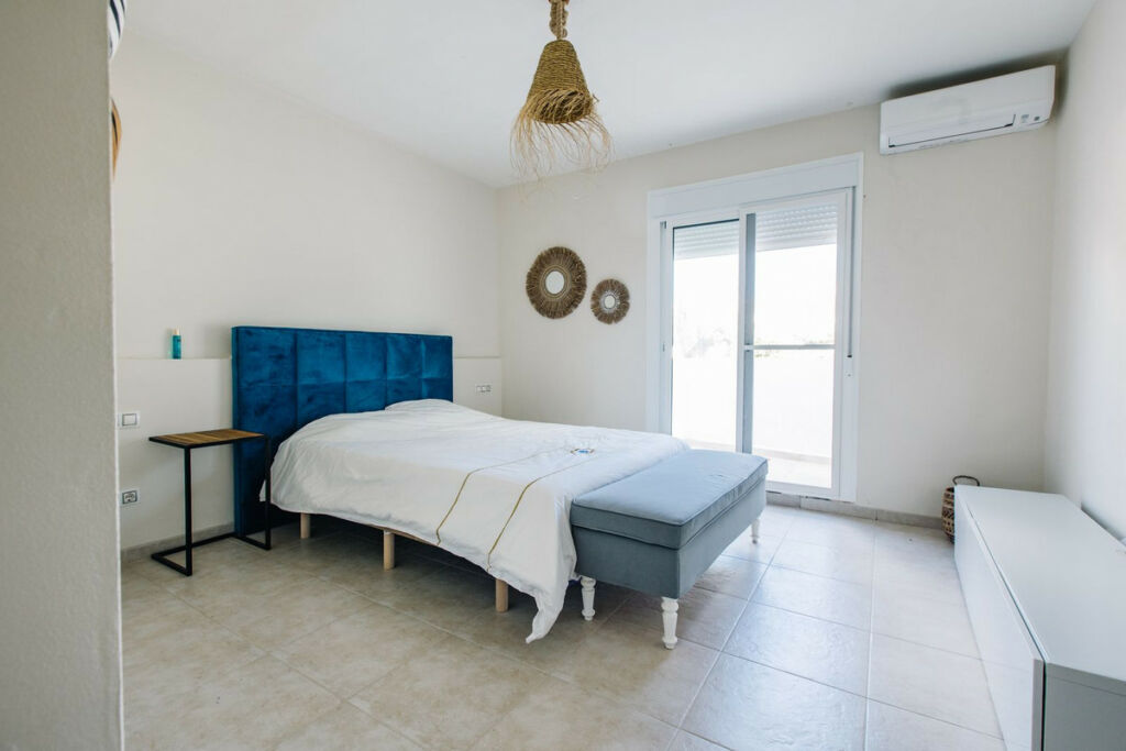 Detached Villa Estepona Málaga - image 28