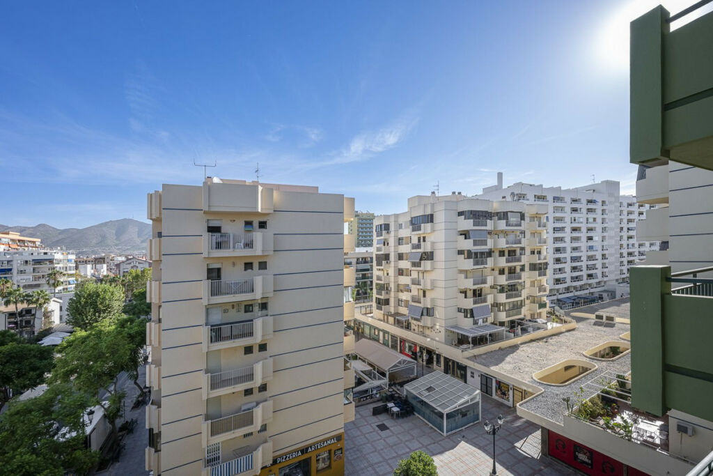 Middle Floor Apartment Fuengirola Málaga - image 28