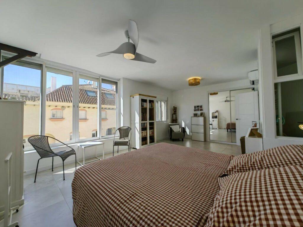 Middle Floor Apartment Estepona Málaga - image 28