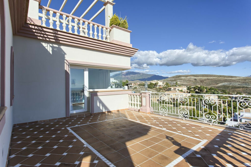 Detached Villa Los Flamingos Málaga - image 28