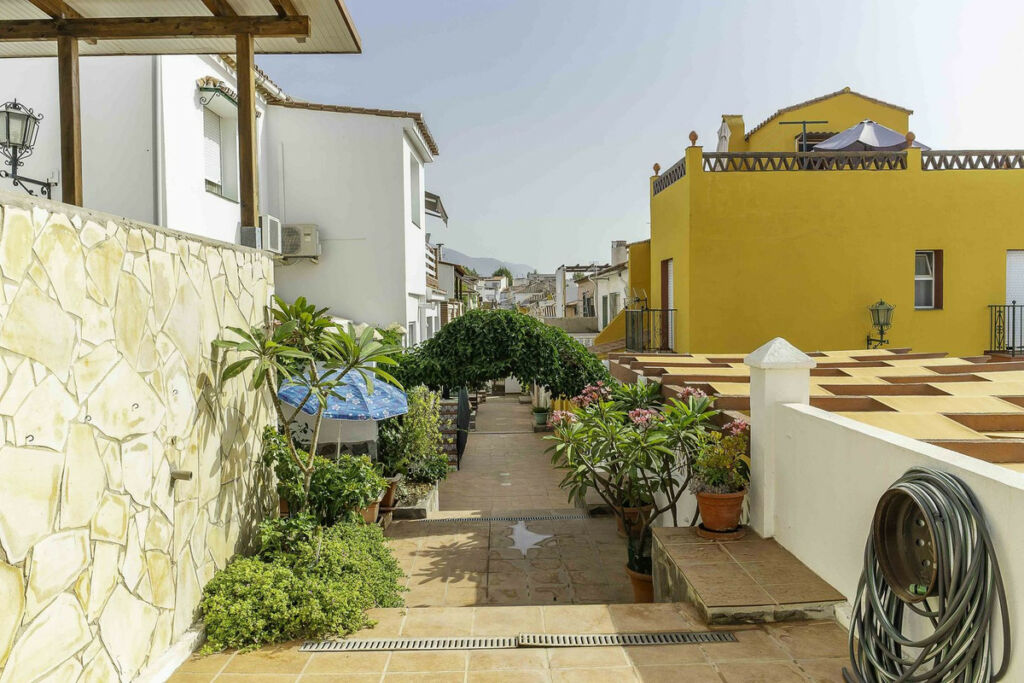 Townhouse Las Lagunas Málaga - image 28