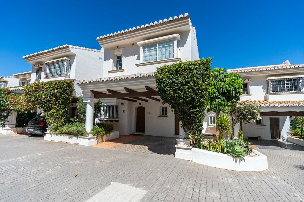 Townhouse Riviera del Sol Málaga - image 28