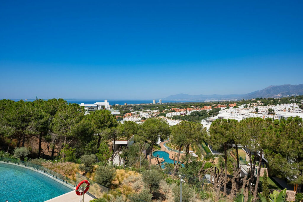 Middle Floor Apartment Cabopino Málaga - image 28