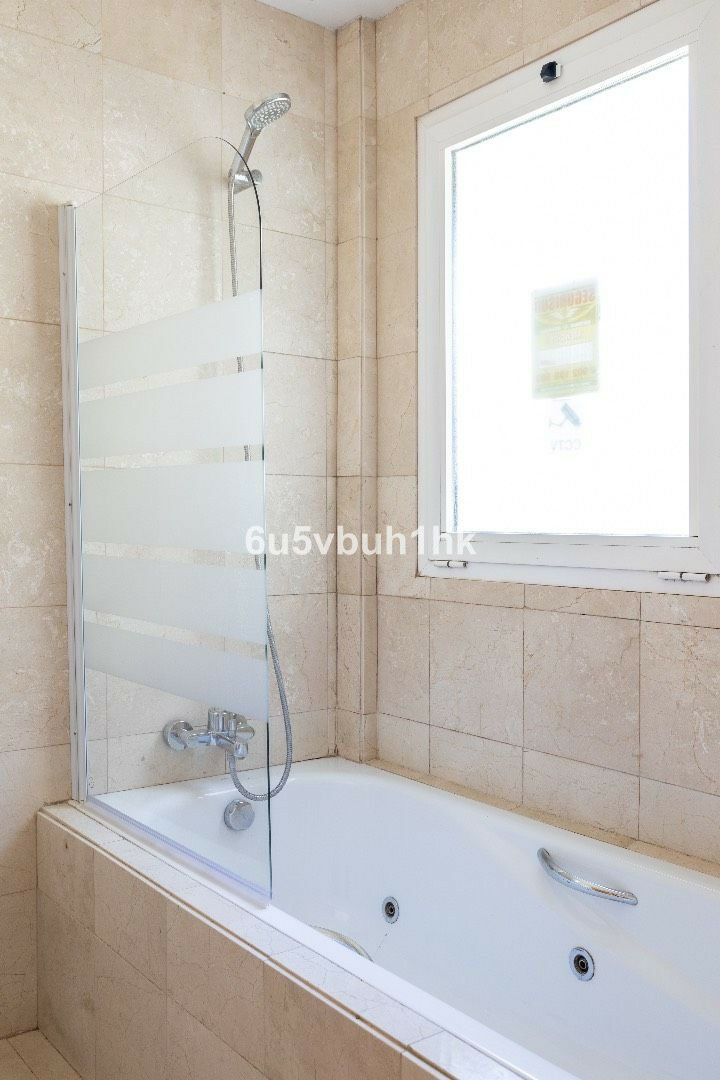Detached Villa Benalmadena Málaga - image 28