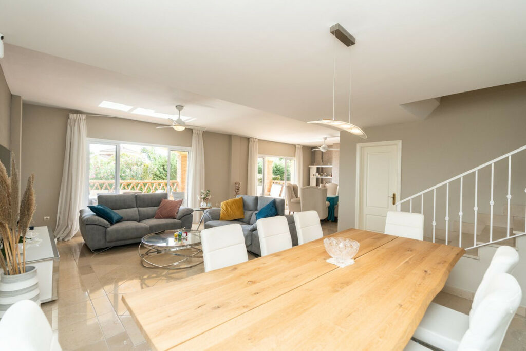 Detached Villa Riviera del Sol Málaga - image 28