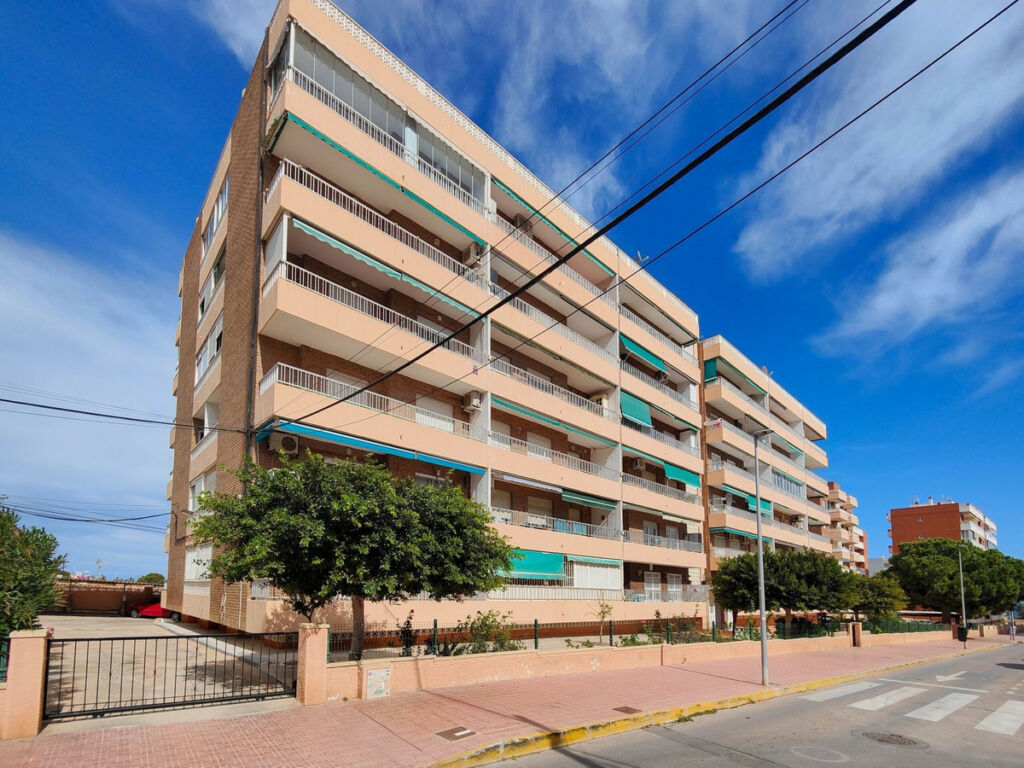 Middle Floor Apartment Punta Prima Alicante - image 28