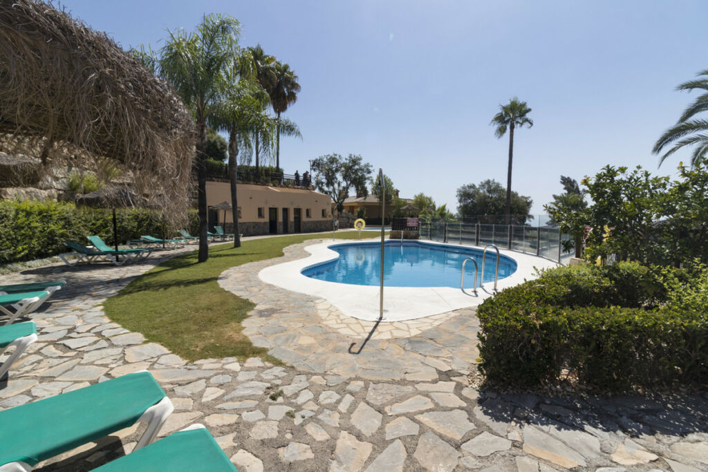 Middle Floor Apartment La Mairena Málaga - image 28