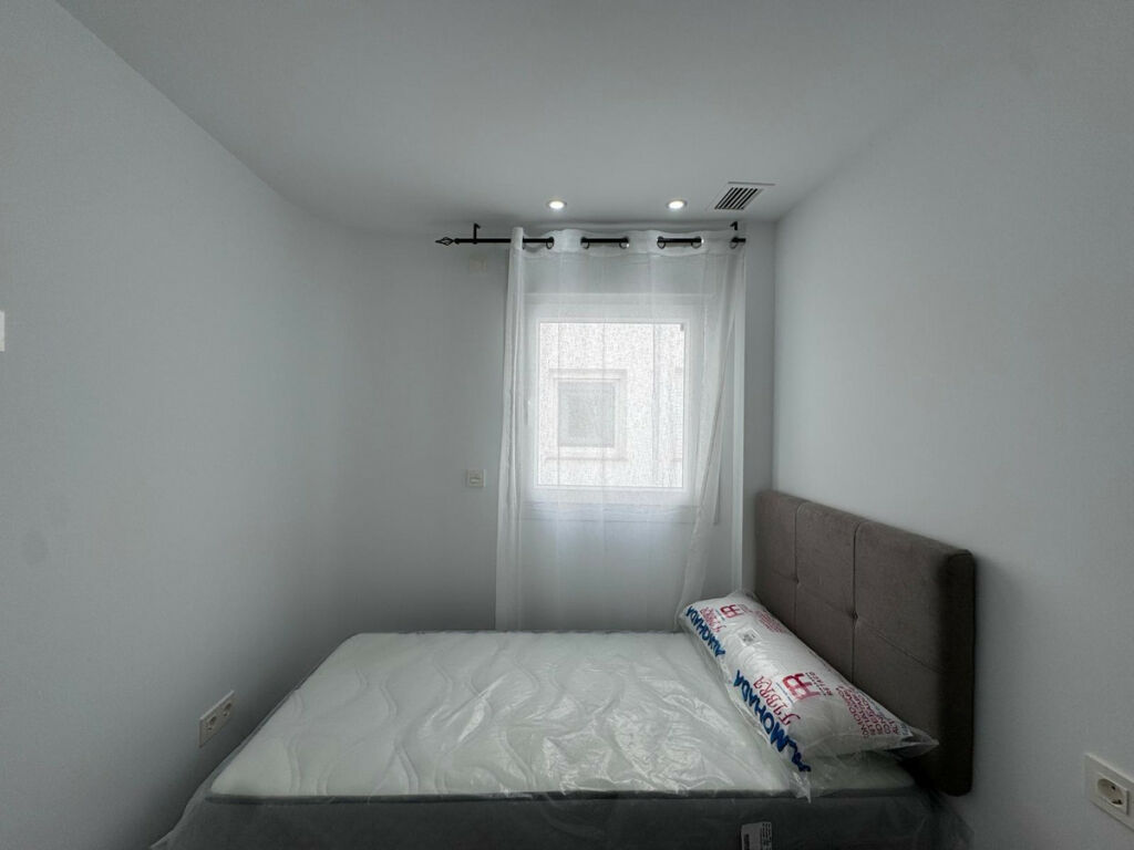 Middle Floor Apartment Torrevieja Alicante - image 28