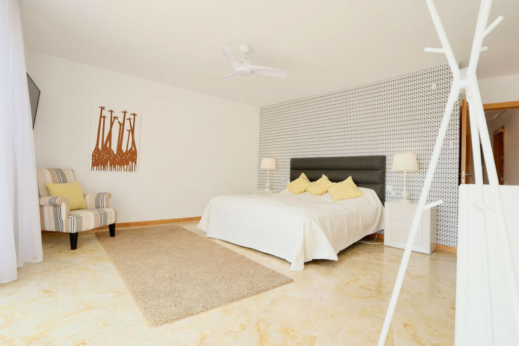 Penthouse Altos de los Monteros Málaga - image 29