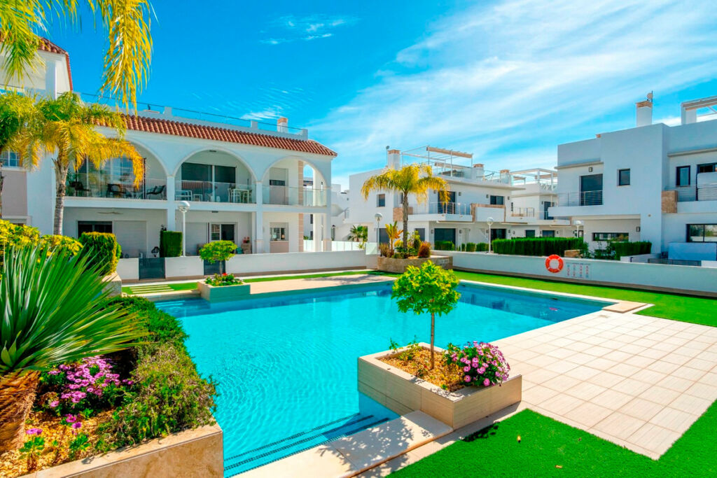 Penthouse Dona Pepa Alicante - image 29
