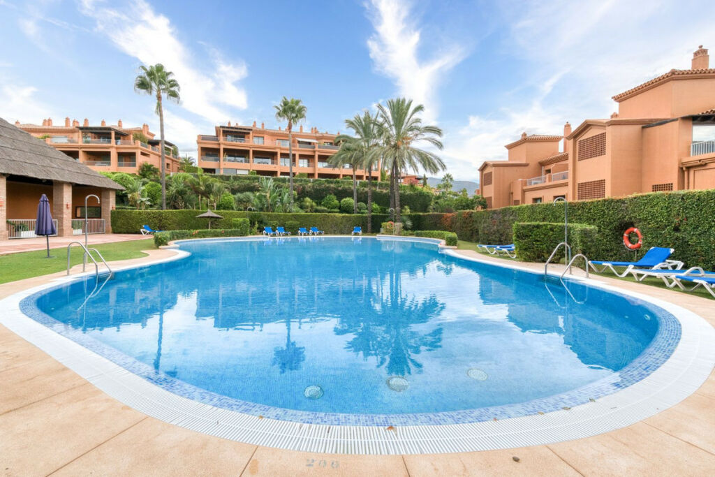 Middle Floor Apartment Estepona Málaga - image 28