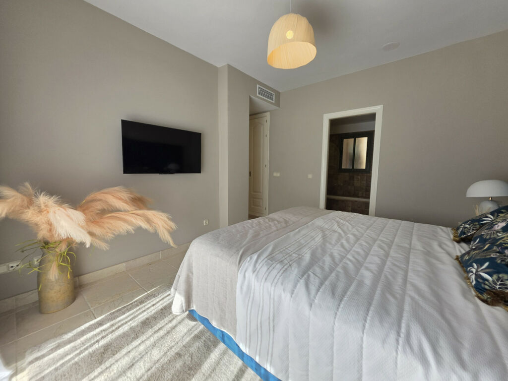 Ground Floor Apartment Estepona Málaga - image 29