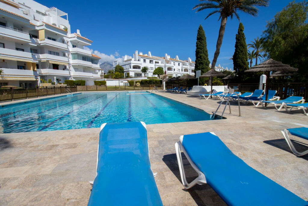 Middle Floor Apartment Nueva Andalucía Málaga - image 29