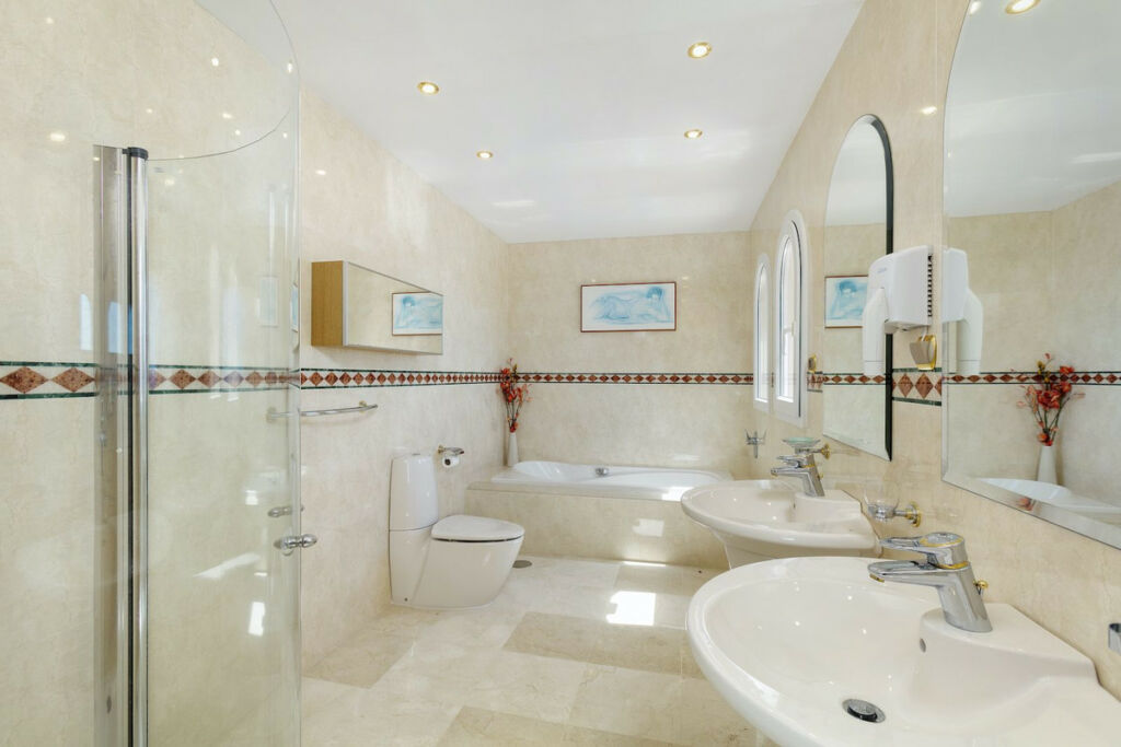 Detached Villa Marbesa Málaga - image 29