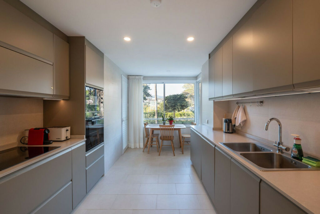 Middle Floor Apartment Estepona Málaga - image 29