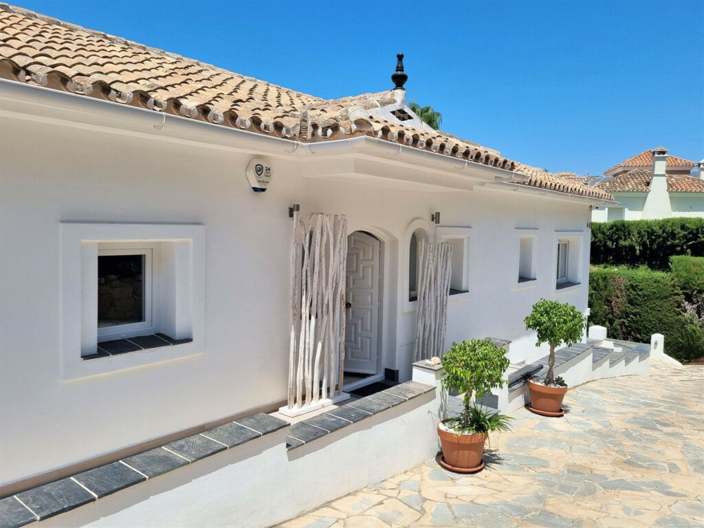 Detached Villa Elviria Málaga - image 29