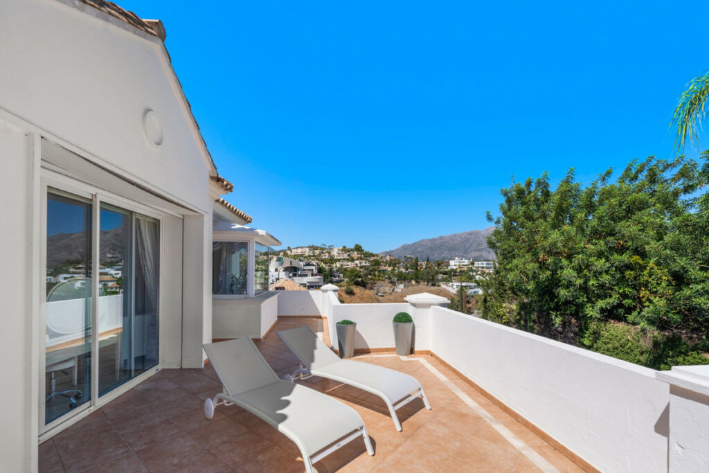 Detached Villa Benahavís Málaga - image 29