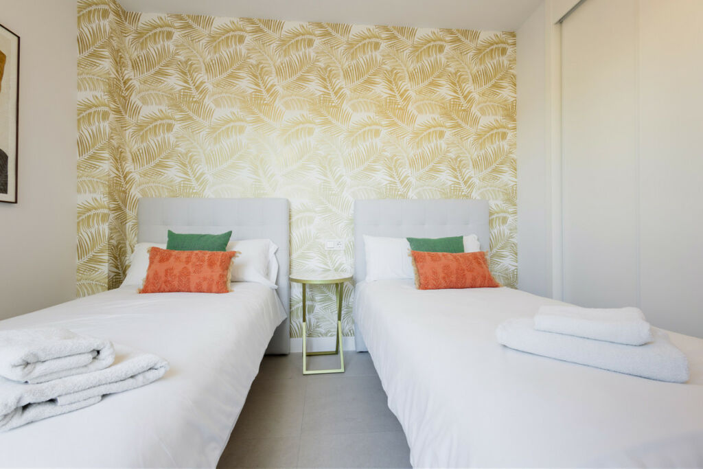 Middle Floor Apartment Estepona Málaga - image 29