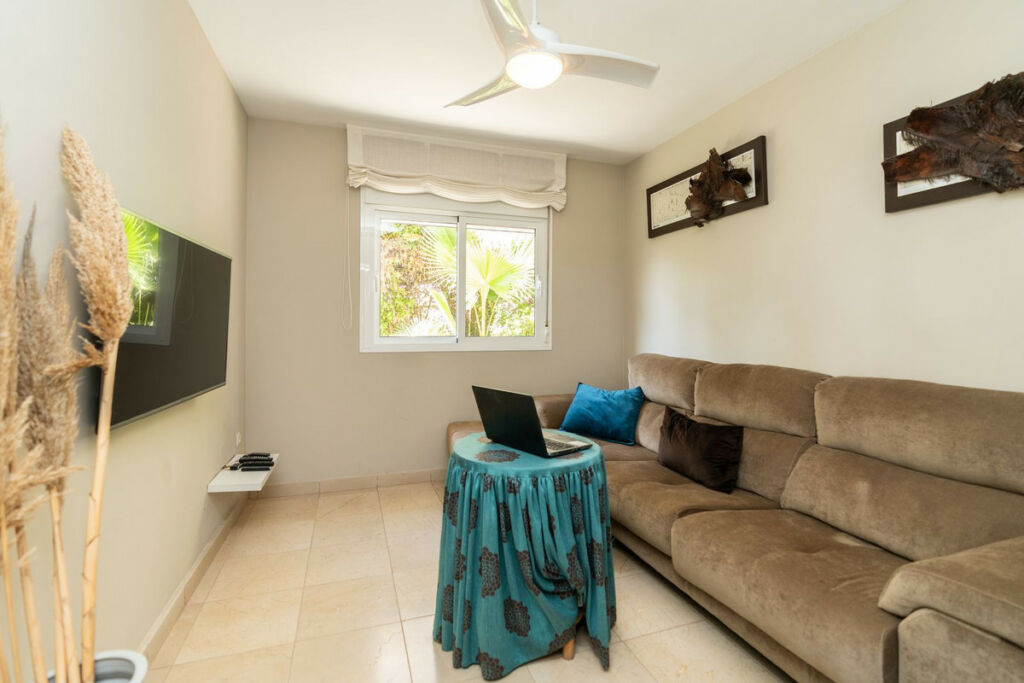 Detached Villa Riviera del Sol Málaga - image 29