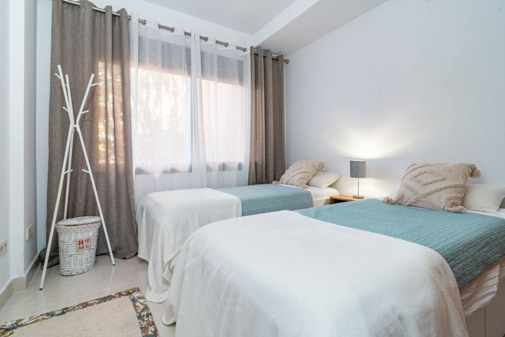 Ground Floor Apartment Selwo Málaga - image 29