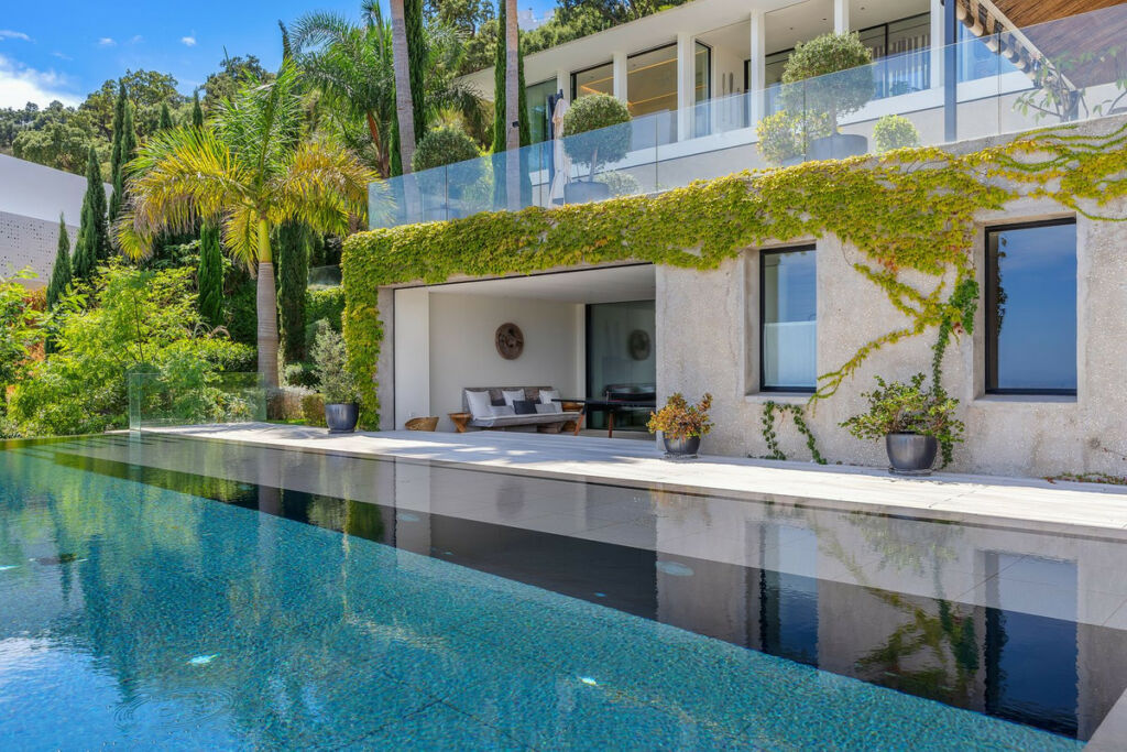 Detached Villa La Mairena Málaga - image 29