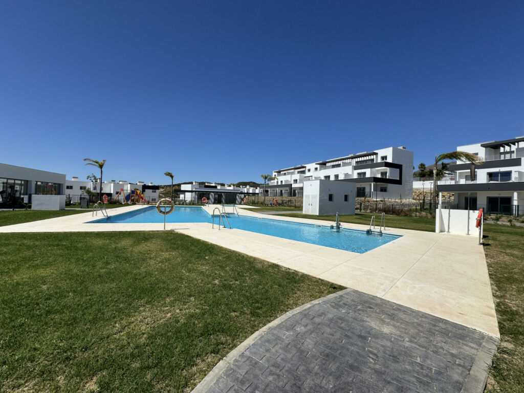 Middle Floor Apartment Estepona Málaga - image 28